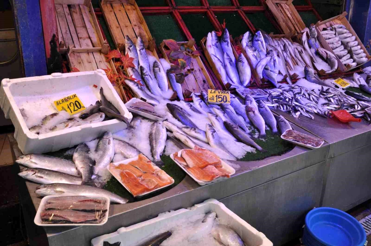 Eskişehirli Balıkçılar: Küçük Kayıklarla Tutulan Balıklar Tezgahlarda Daha Çeşitli Olacak