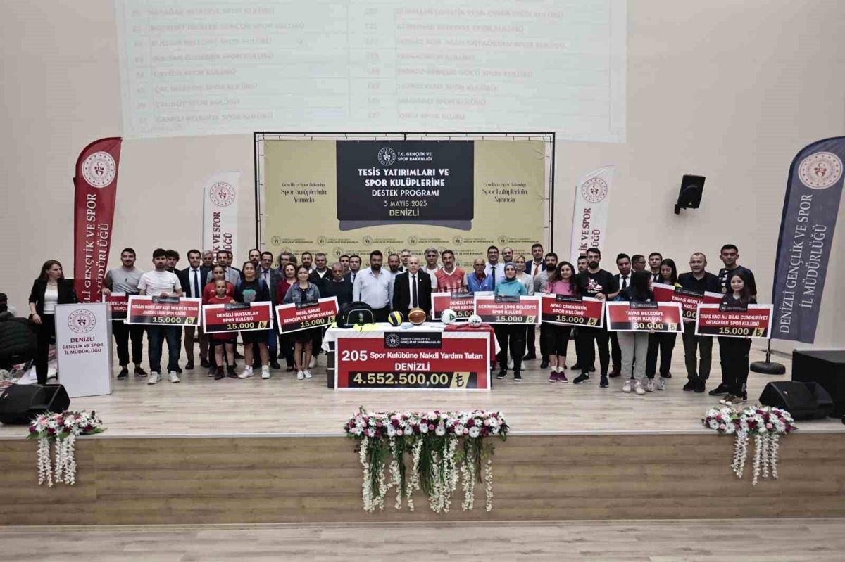Gençlik ve Spor Bakanlığı, Türkiye'deki Spor Kulüplerine Nakdi Yardım Merasimi Düzenledi