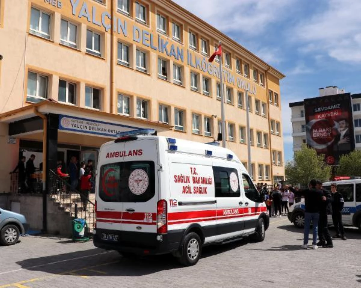 Kayseri'de ortaokulda hengame: Kız öğrenci bıçaklandı