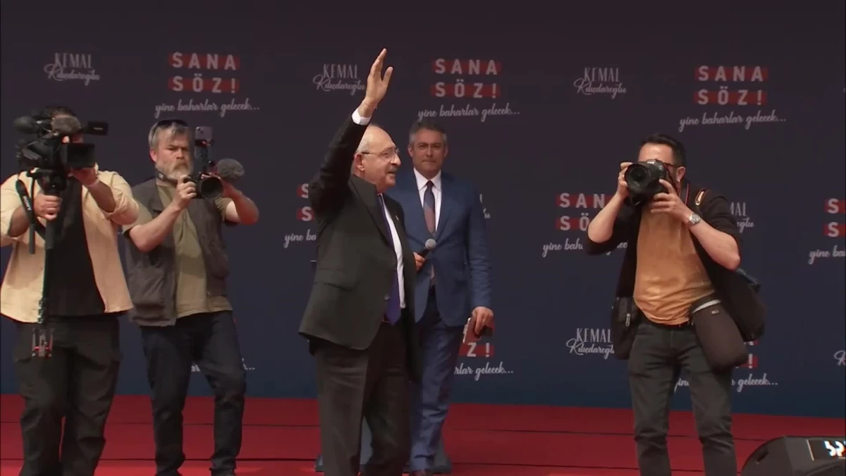 Kemal Kılıçdaroğlu, Niğde'de Gençlere Seslendi: "Benim Size Bir Kelamım Var, En Rahat Eleştireceğiniz Cumhurbaşkanı Bu Kardeşiniz Olacak"