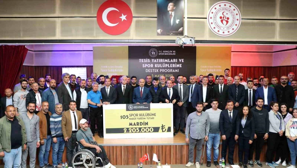 Mardin'de 105 Spor Kulübüne 2 Milyon 205 Bin TLlik Yardım Çeki Dağıtıldı