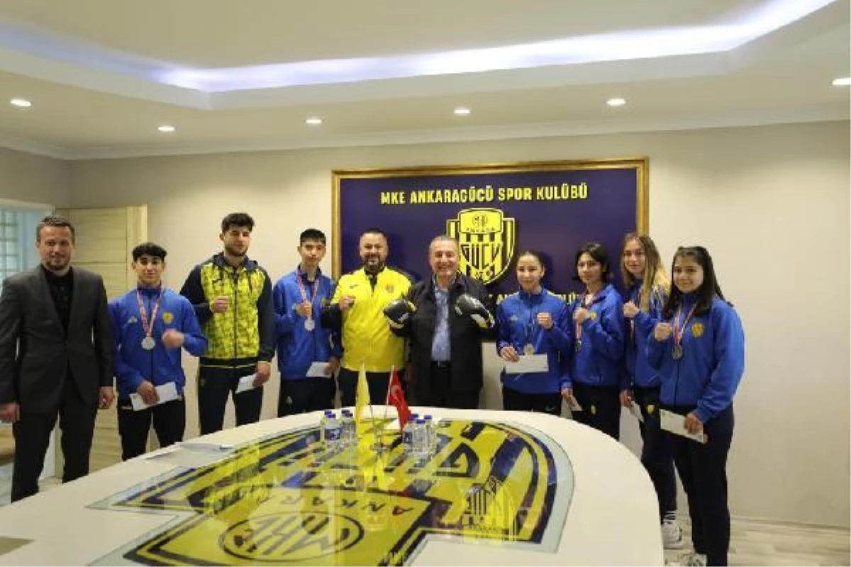 MKE Ankaragücü Boks Kadrosu başarılarıyla kulüp liderini ziyaret etti