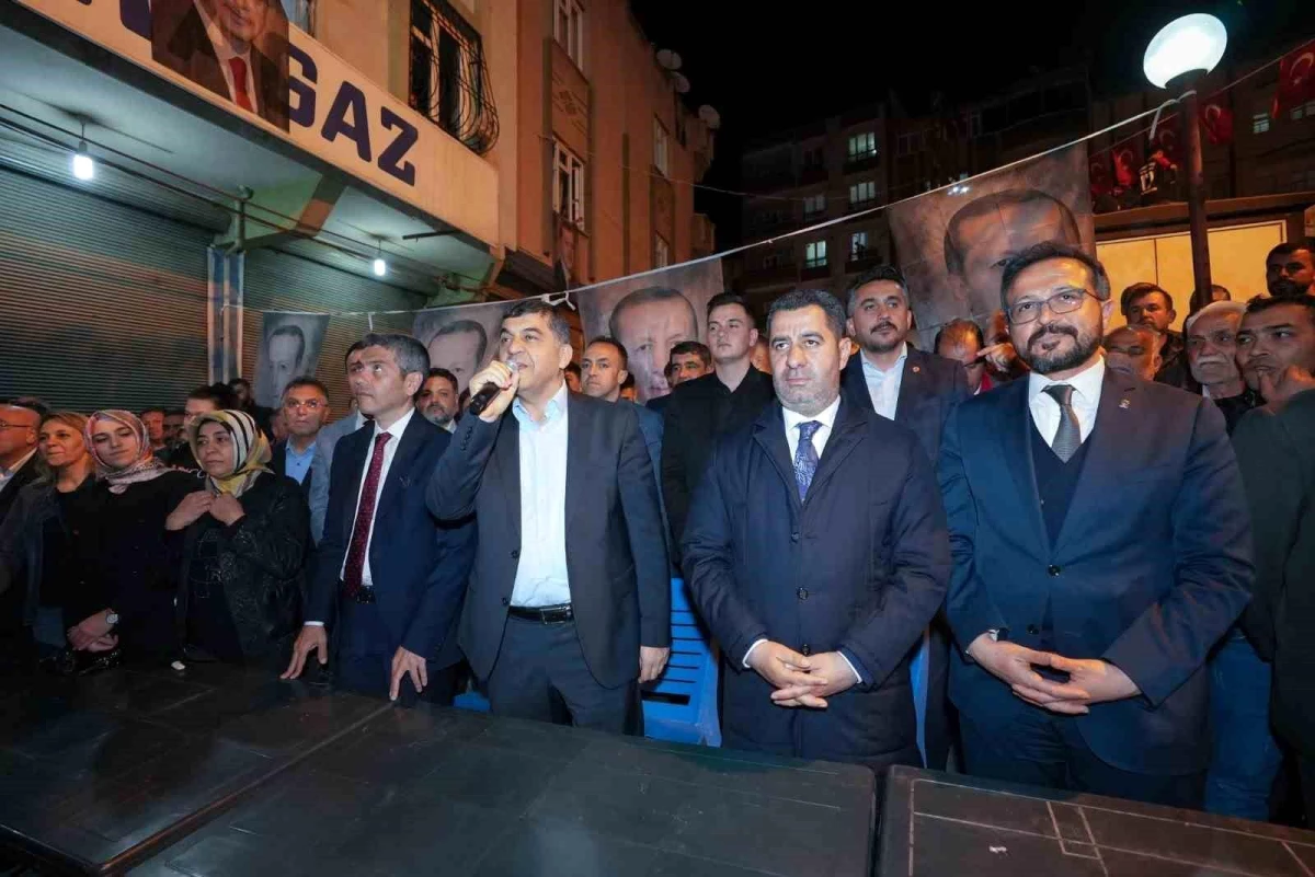 Şehitkamil Belediye Lideri Rıdvan Fadıloğlu 8 Şubat Mahallesi sakinleriyle buluştu