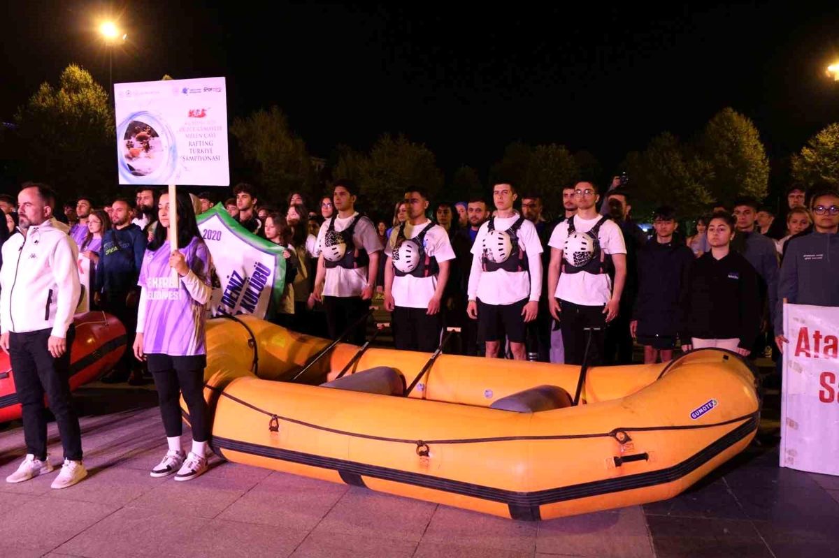 Türkiye Rafting Şampiyonası 1. Ayak Yarışları Mehteran Marşları Eşliğinde Başladı