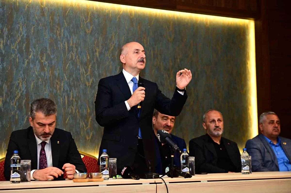 Ulaştırma Bakanı Adil Karaismailoğlu, Trabzon'da projeleri açıkladı