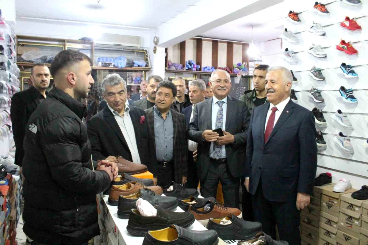 Ulaştırma Bakanı Ahmet Arslan, Iğdır'da Cumhurbaşkanına dayanak için esnafı ziyaret etti