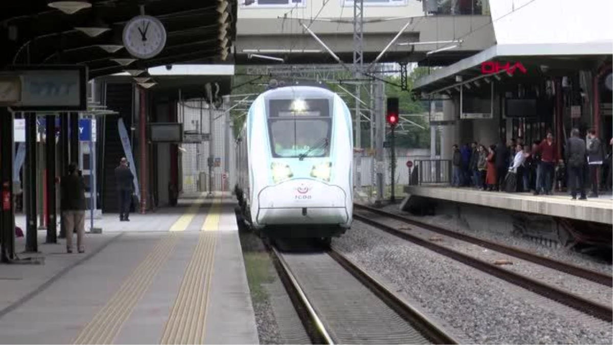 Ulusal Elektrikli Tren Seti Marmaray Bakırköy İstasyonunda ziyarete açıldı
