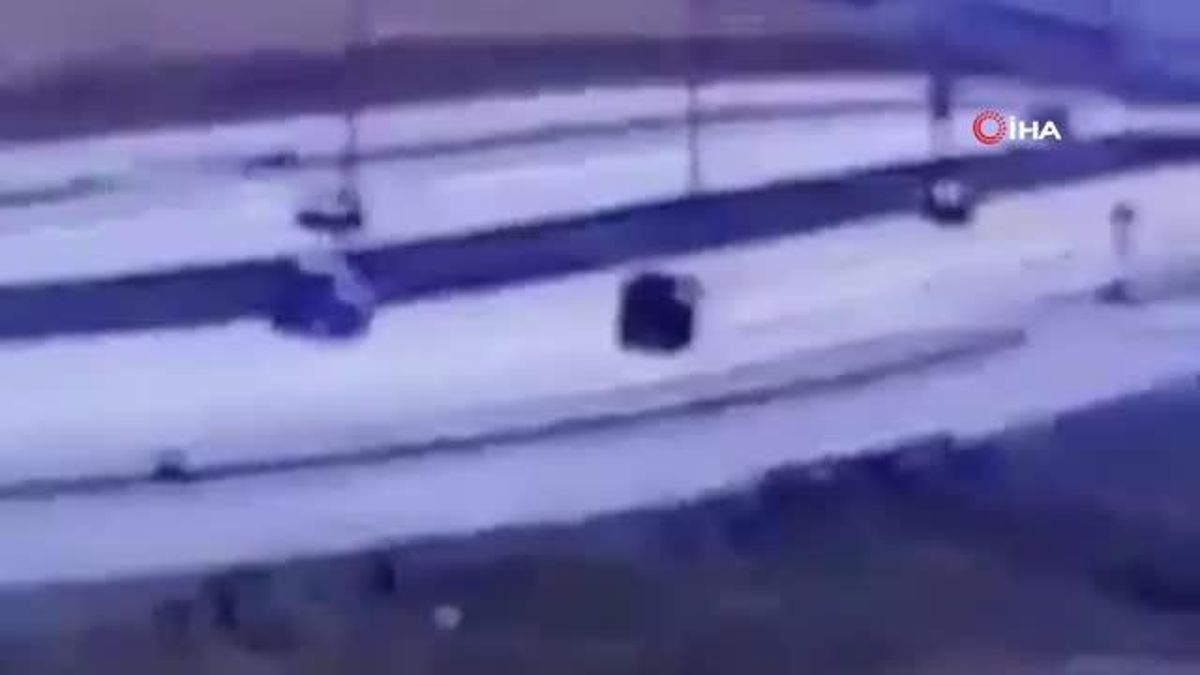 Ürdünde araçla çarpışan akaryakıt tankeri alev aldı: 3 meyyit 5 yaralı
