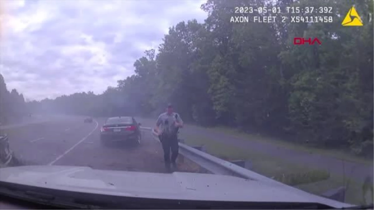 Virginia'da trafik kazası: Polis memuru kıl hissesi kurtuldu