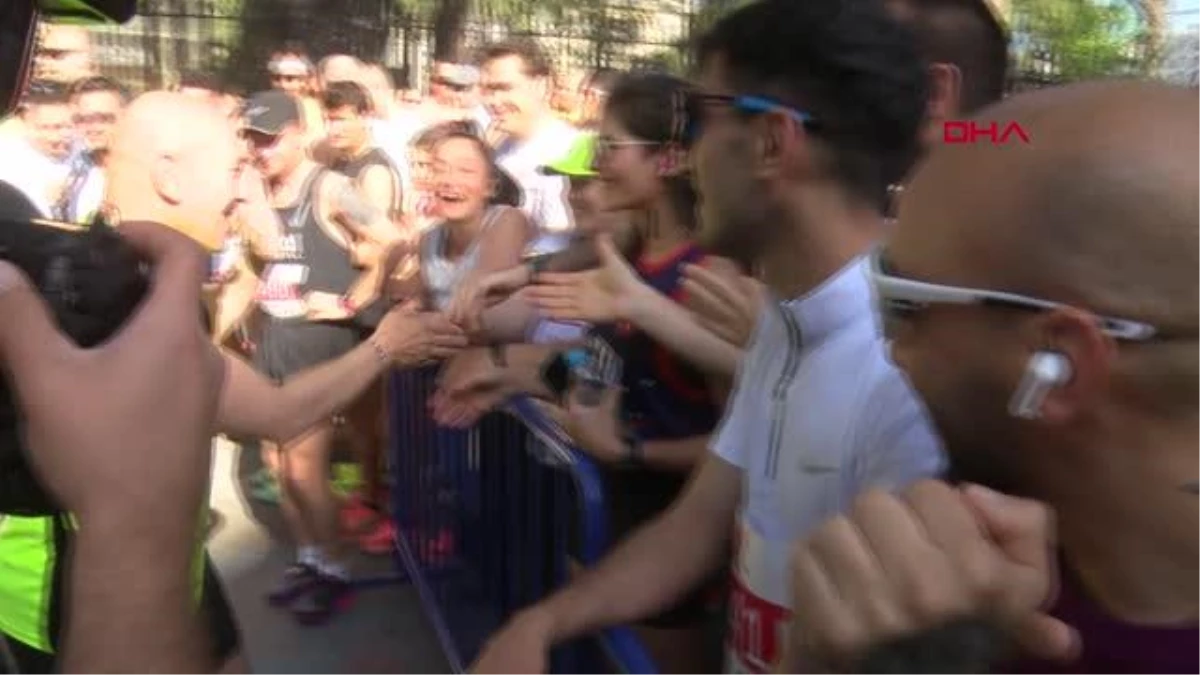 Bakan Kasapoğlu, Maratonİzmir'de startı verdi