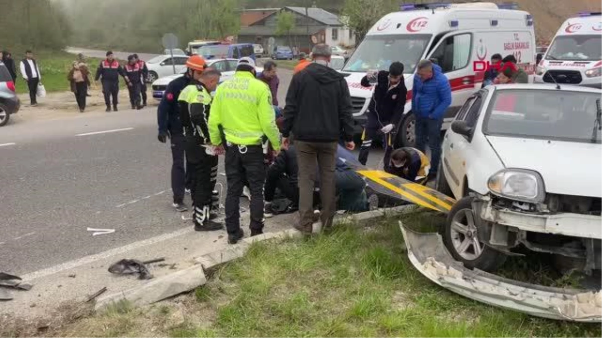 Bolu'da Kavşakta Meydana Gelen Trafik Kazasında 7 Kişi Yaralandı