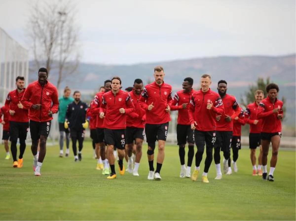 Demir Küme Sivasspor, Ümraniyespor maçı hazırlıklarını tamamladı