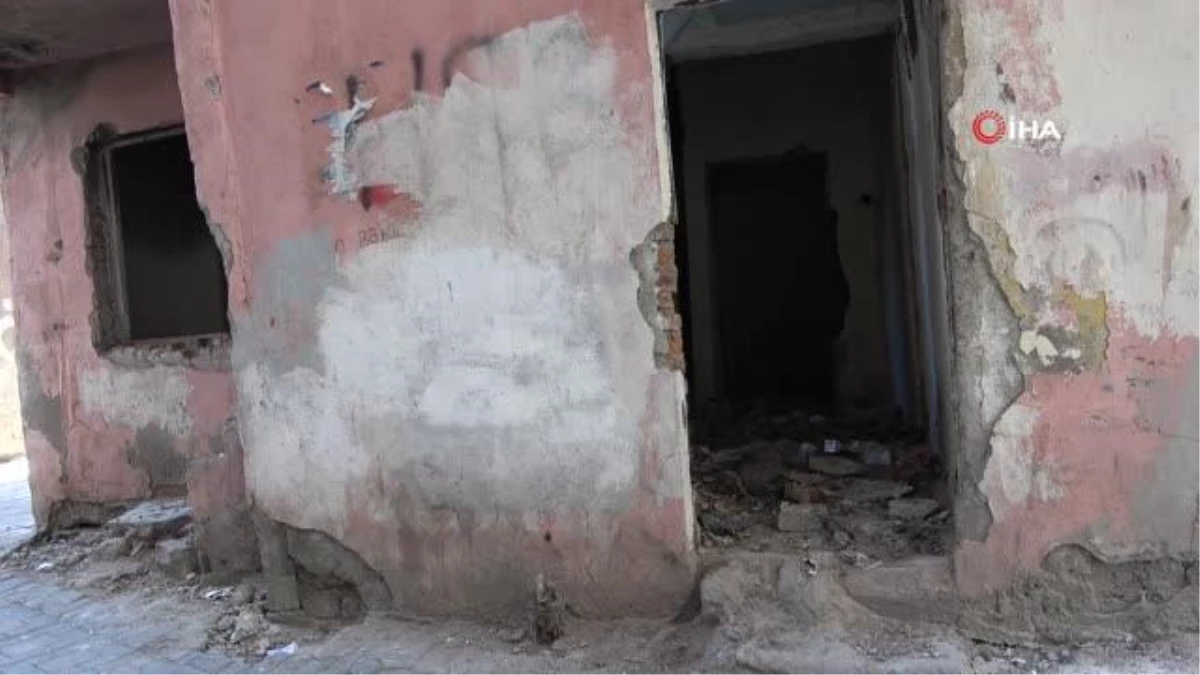 Diyarbakır'da Vatandaşlar Metruk Yapının Yıkılmasını İstiyor