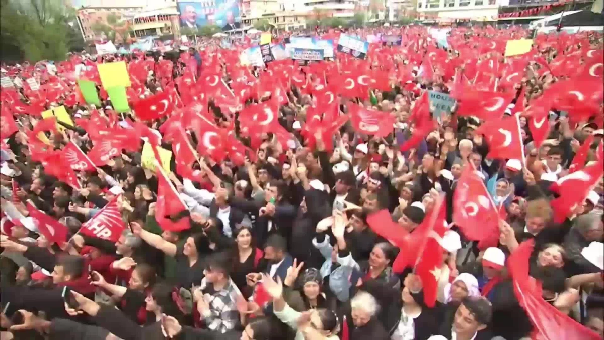 Kılıçdaroğlu, Erzincan'da: "Söz Veriyorum Erzincan'ı Trabzon Limanına Demir Ağlarla Ulaştıracağım"