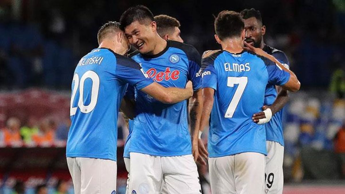 Premier Lig'in dev kadrosu, Napoli'nin yıldız futbolcusuyla ilgileniyor
