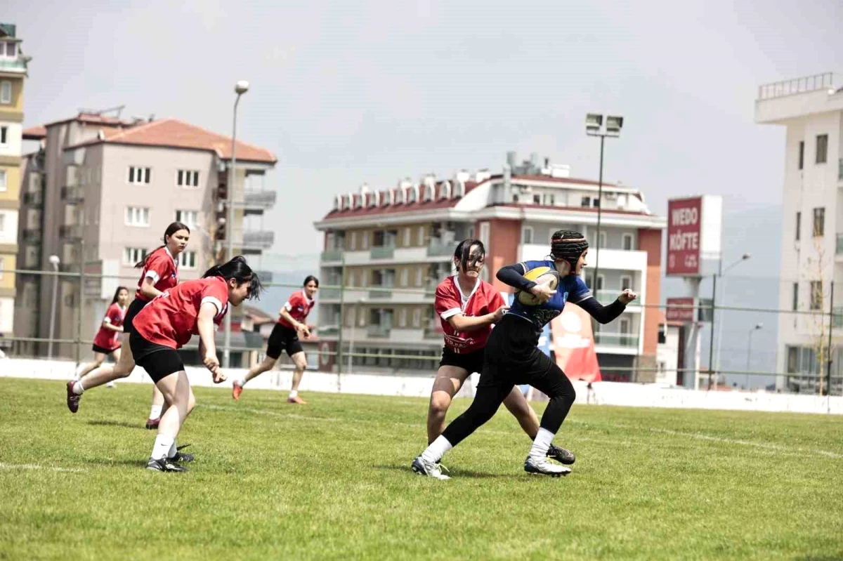 Ragbi U18 Bayanlar Etaplı Türkiye Şampiyonası Final Karşılaşmaları Denizli'de Başladı