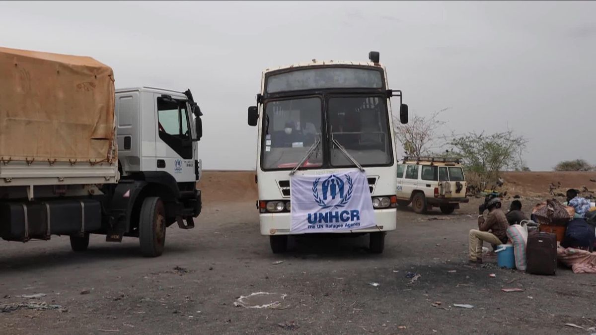 UNHCR: Sudan'daki çatışmalardan kaçan 860.000 kişi öteki ülkelere gitmek zorunda